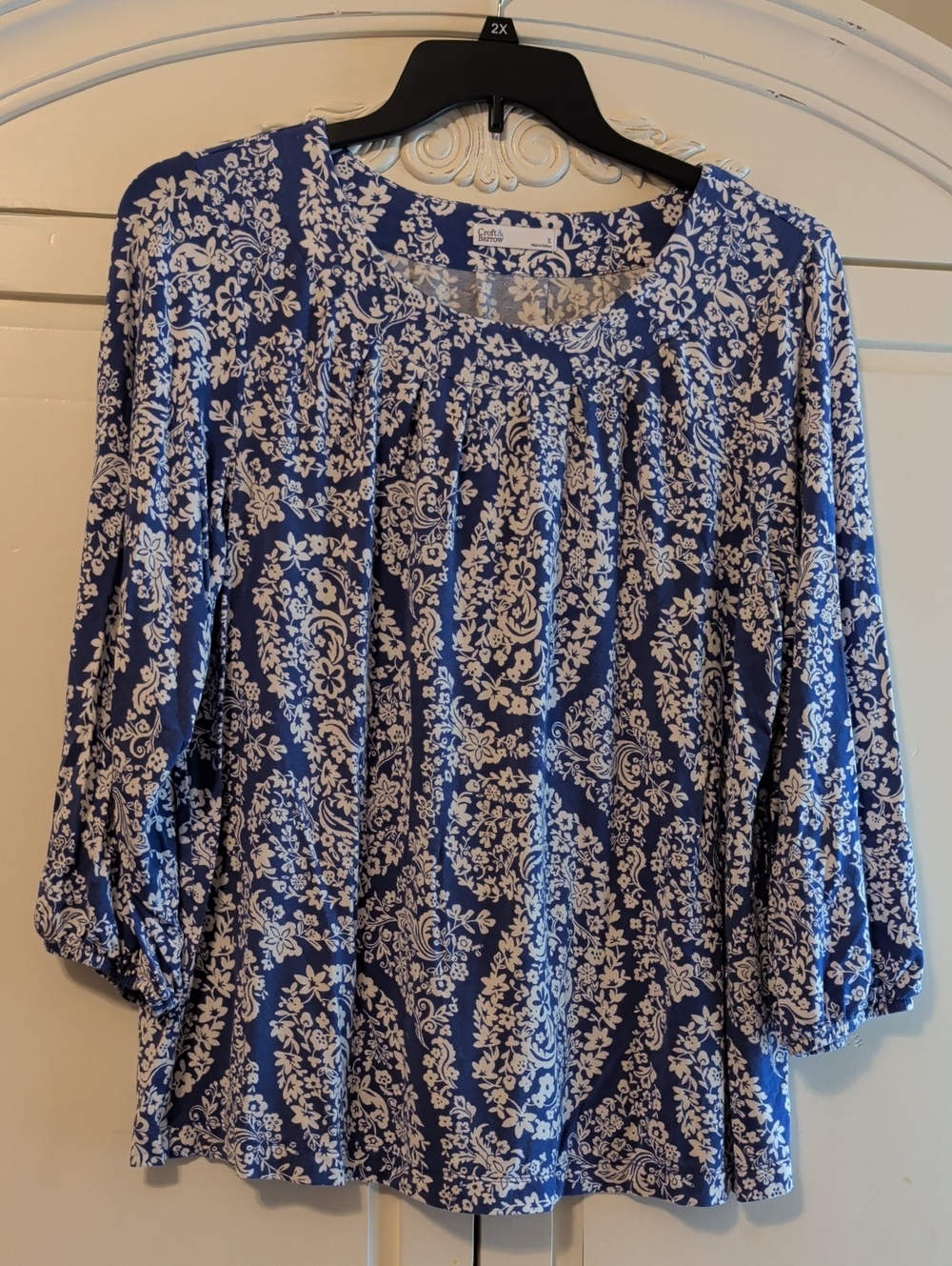 Croft & Barrow Blue and White Floral Paisley Tunic Top
